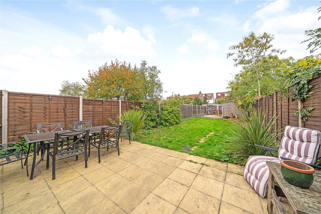 Property photo 2 of 10 Picture No. 11