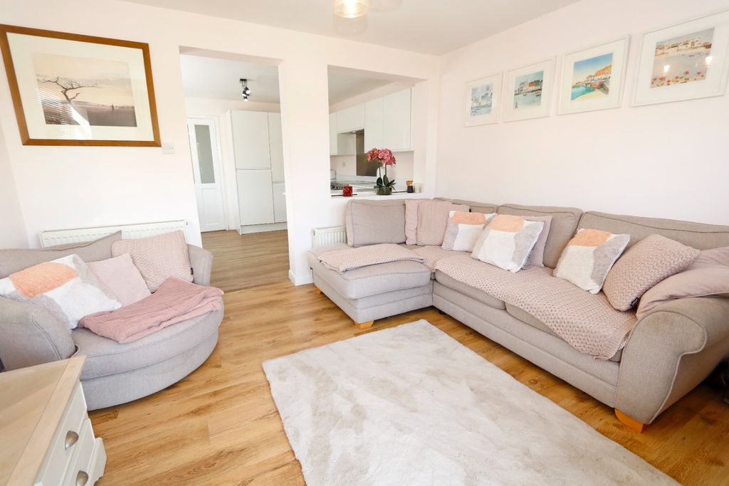 Property photo 3 of 15 4568876