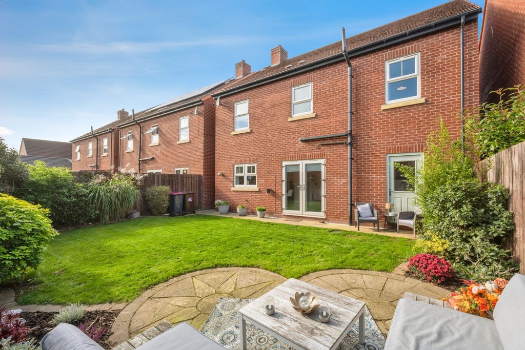 Property photo 2 of 29 03