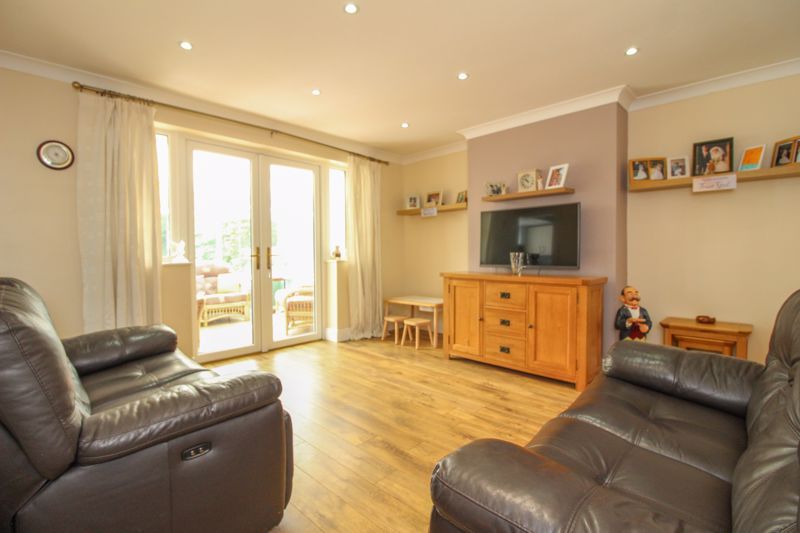 Property photo 2 of 11 Photo 8