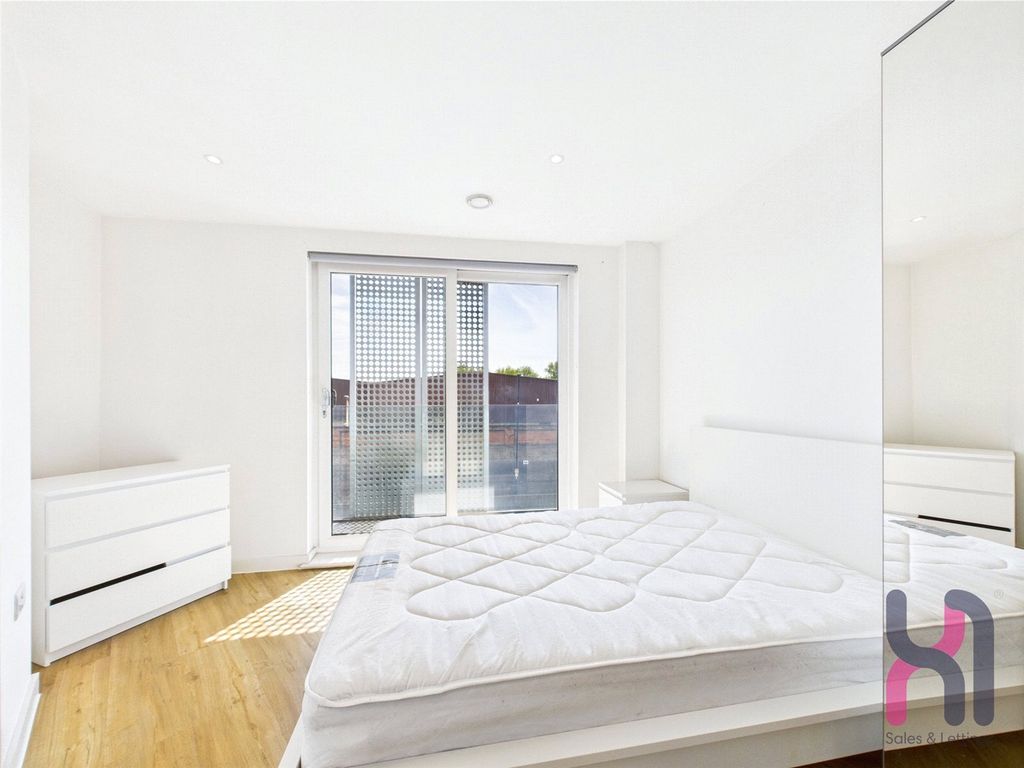 Property photo 3 of 11 Picture No. 32