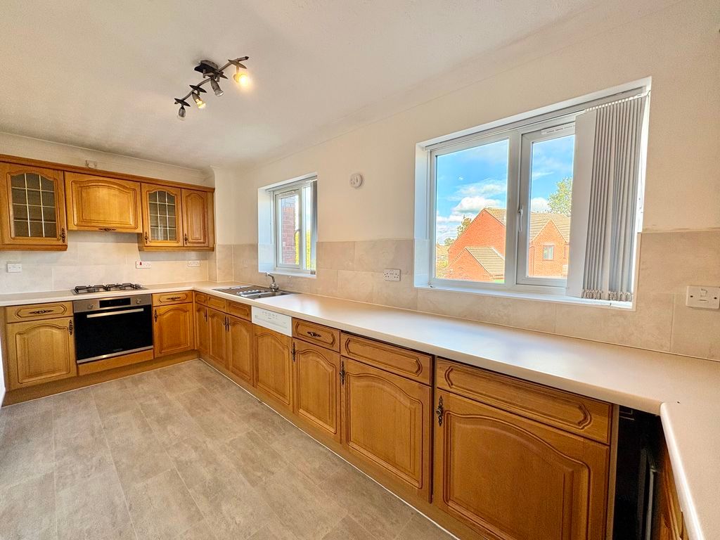 Property photo 3 of 23 Kitchen