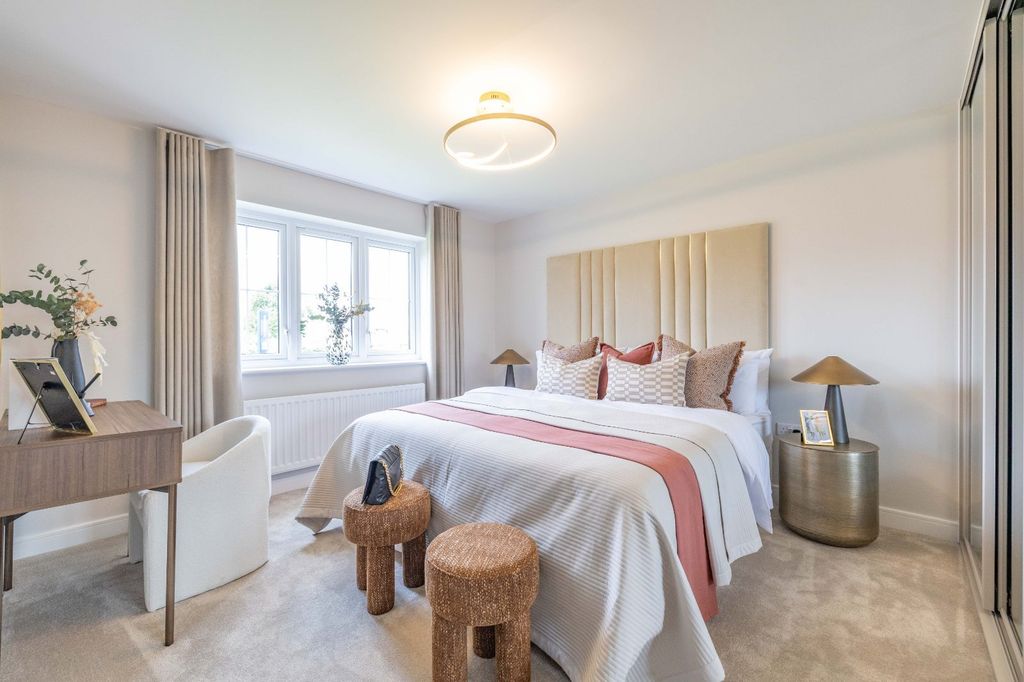 Property photo 3 of 24 Show Home