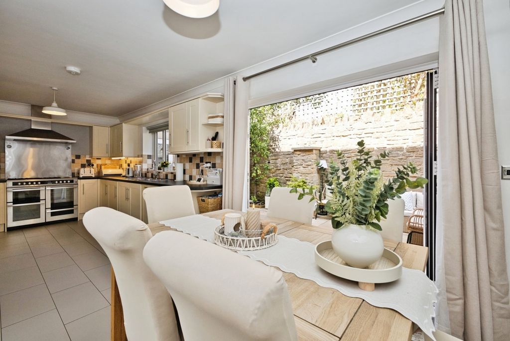 Property photo 3 of 34 Pbox-Img.Jpg