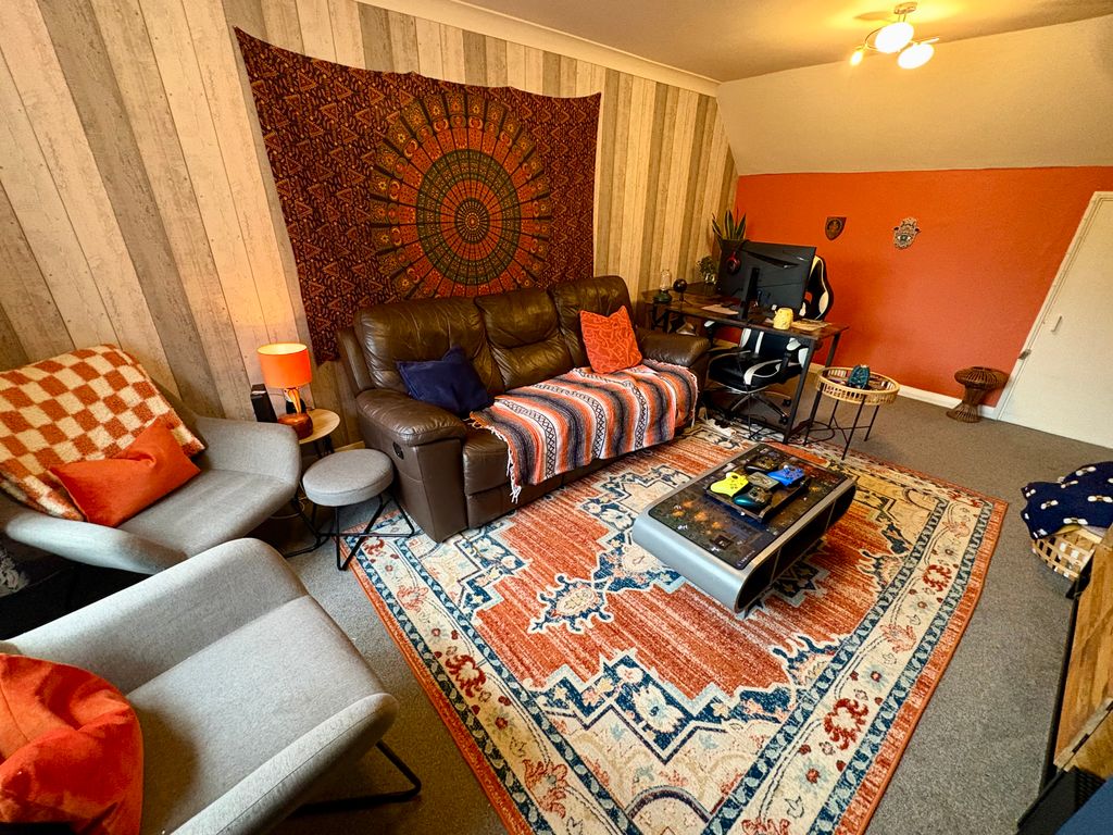 Property photo 2 of 8 Image