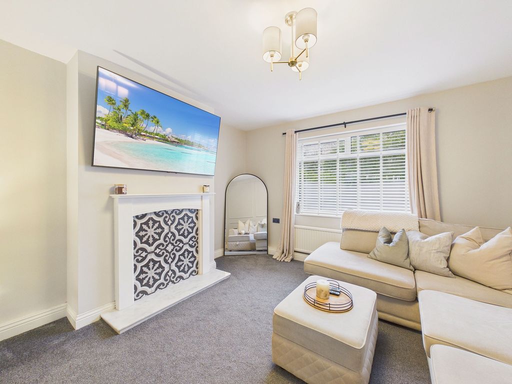 Property photo 3 of 10 Lounge