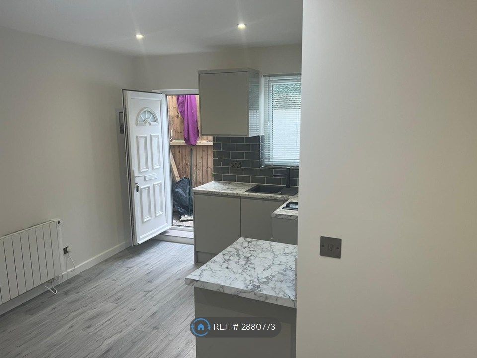 Property photo 1 of 11 Studio