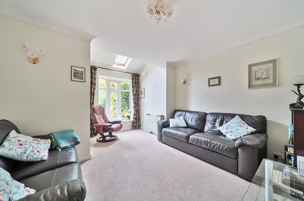 Property photo 2 of 14 1314303-9-685Beb0...