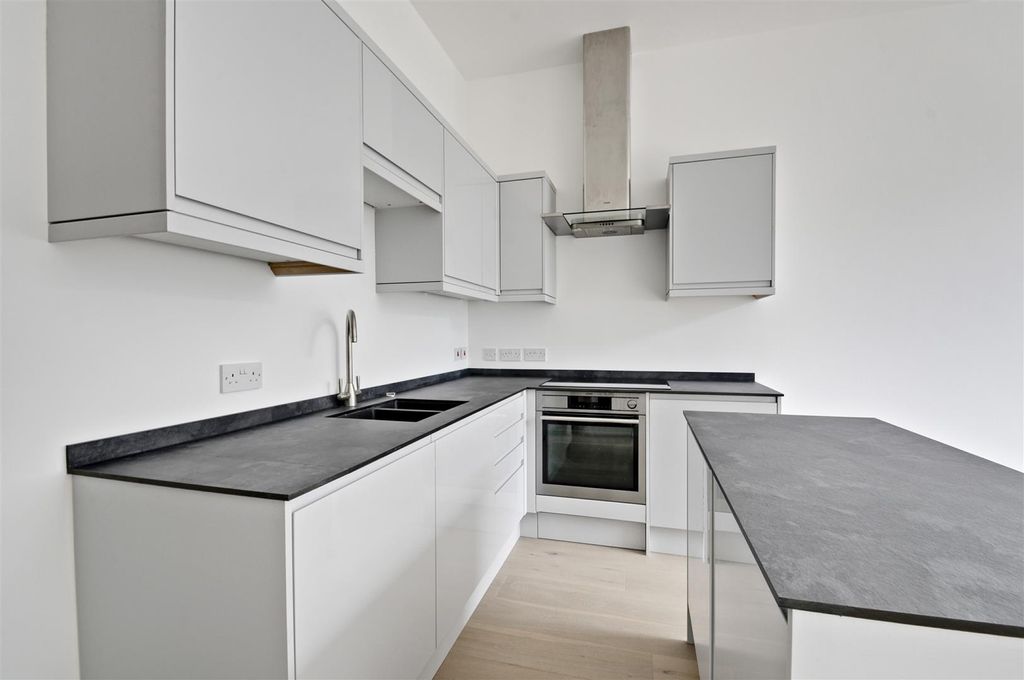 Property photo 2 of 8 Kitchen