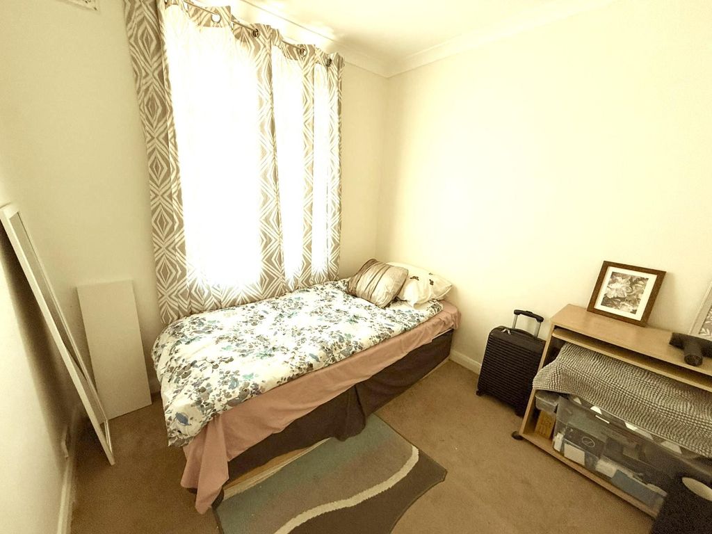Property photo 3 of 17 Gallery