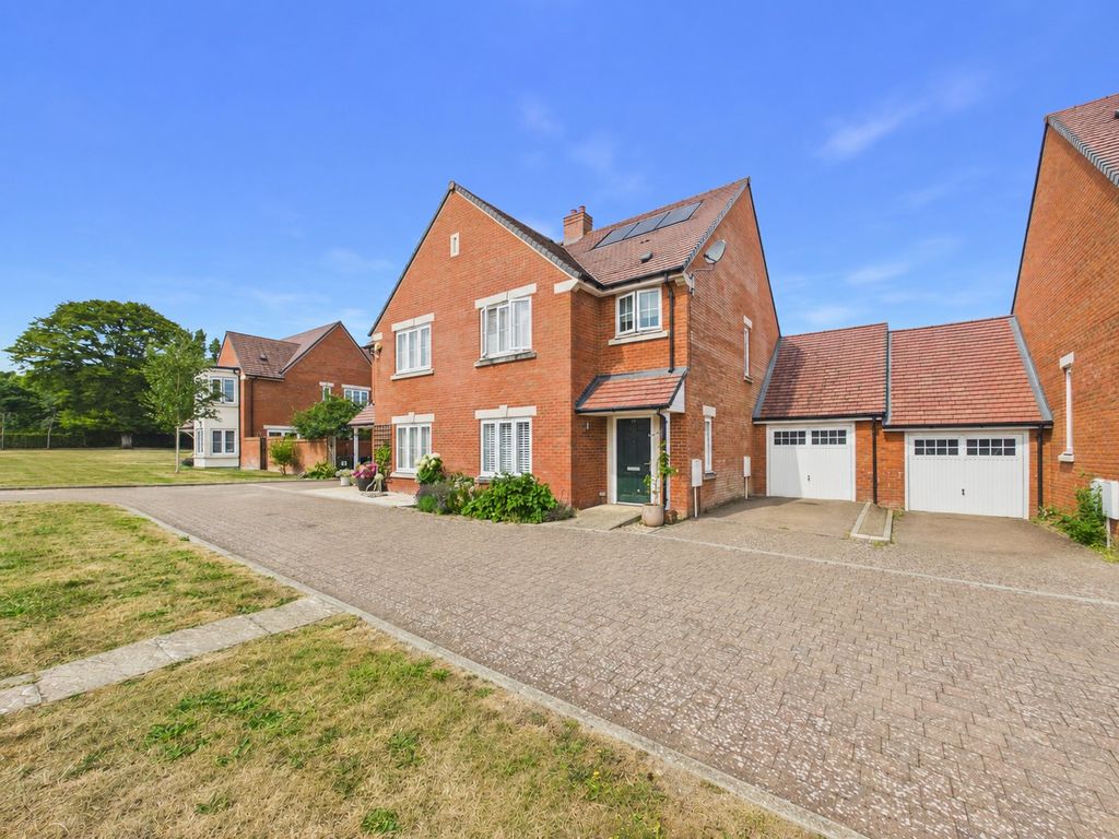 Property photo 1 of 20 Cam01354G0-Pr0746-Still025