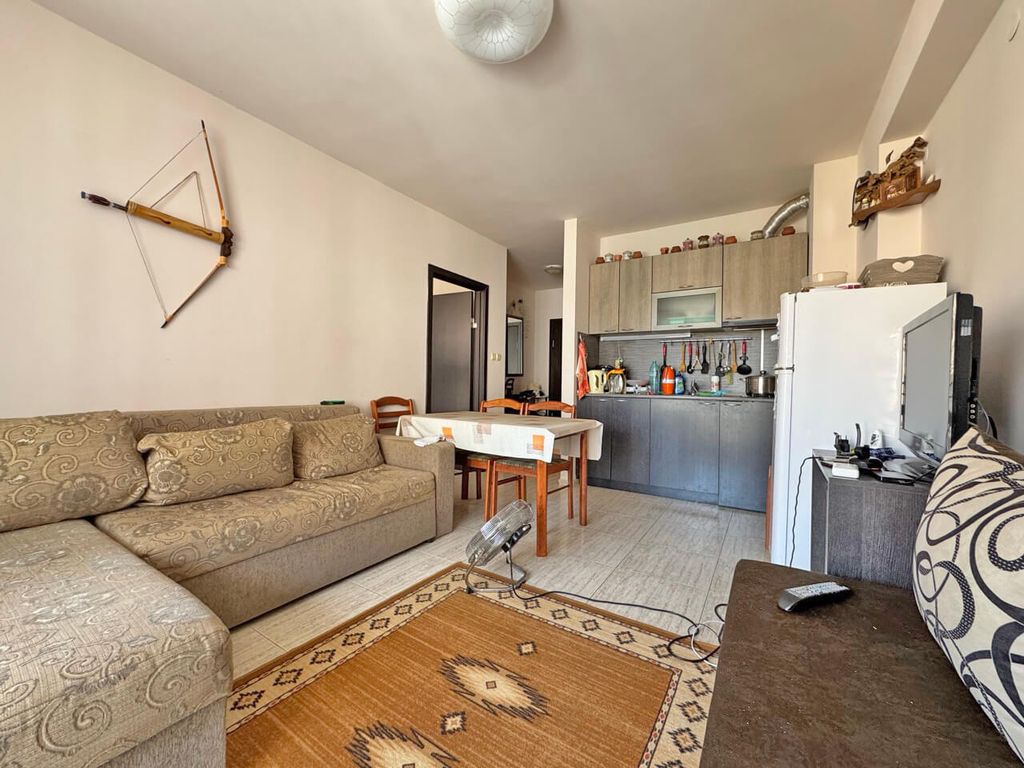 Property photo 2 of 12