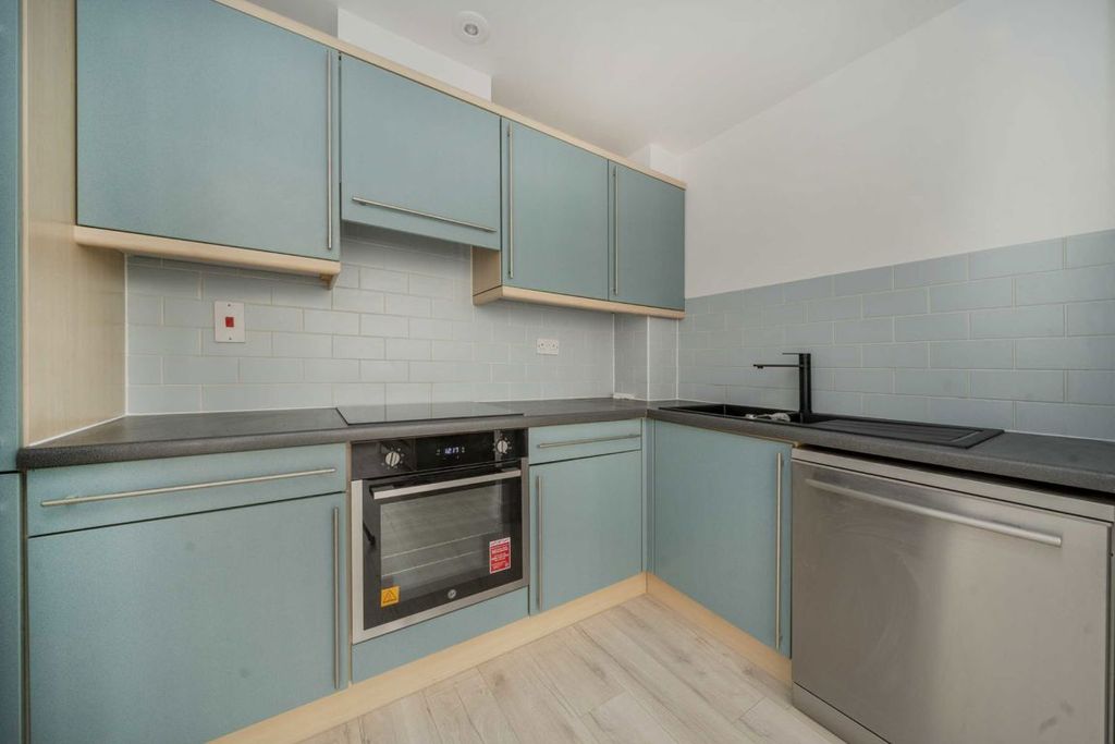 Property photo 3 of 4