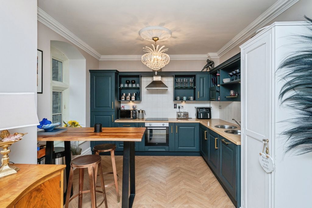 Property photo 3 of 21 Pbox-Img.Jpg
