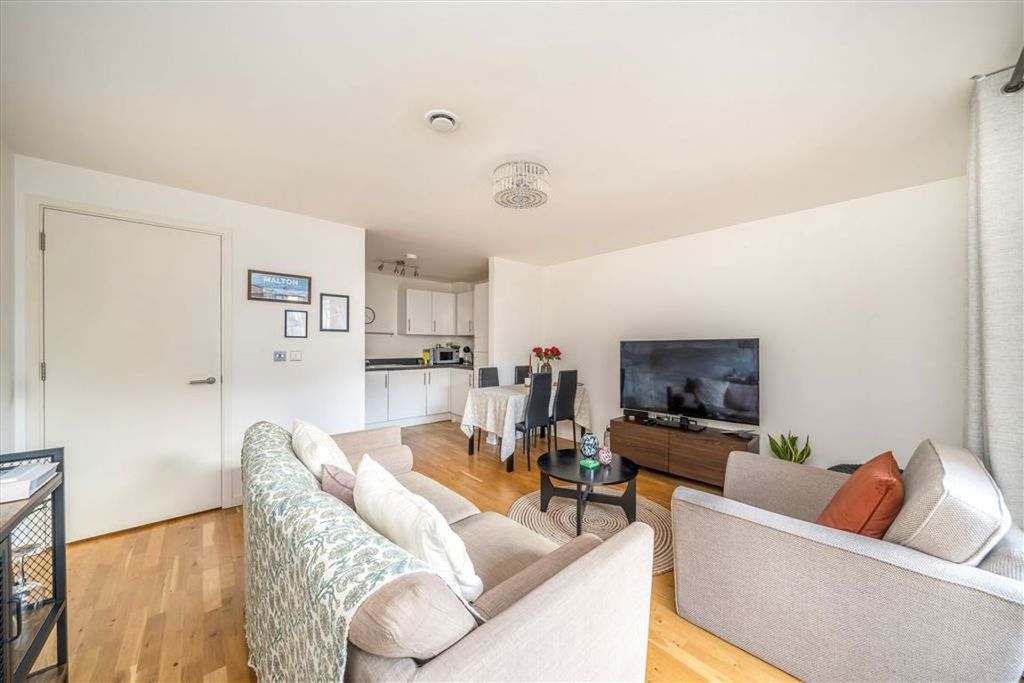 Property photo 2 of 8