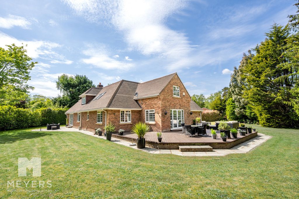 Property photo 2 of 26