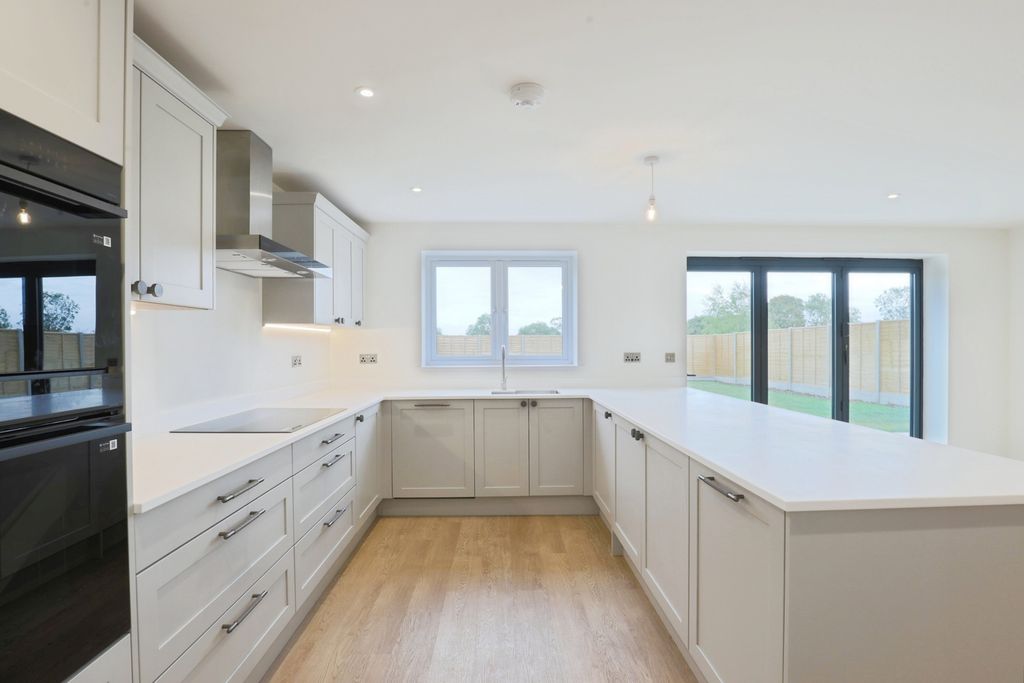 Property photo 3 of 19 Photo