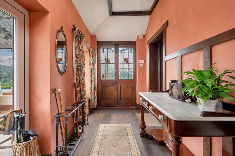 Property photo 3 of 29 Entrance Hall