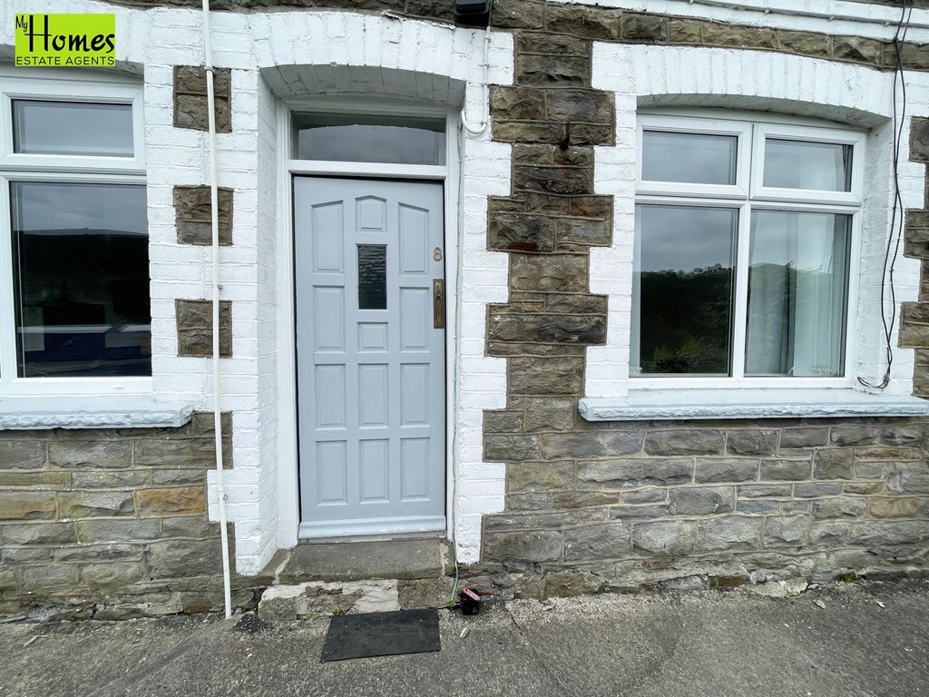 Property photo 2 of 31