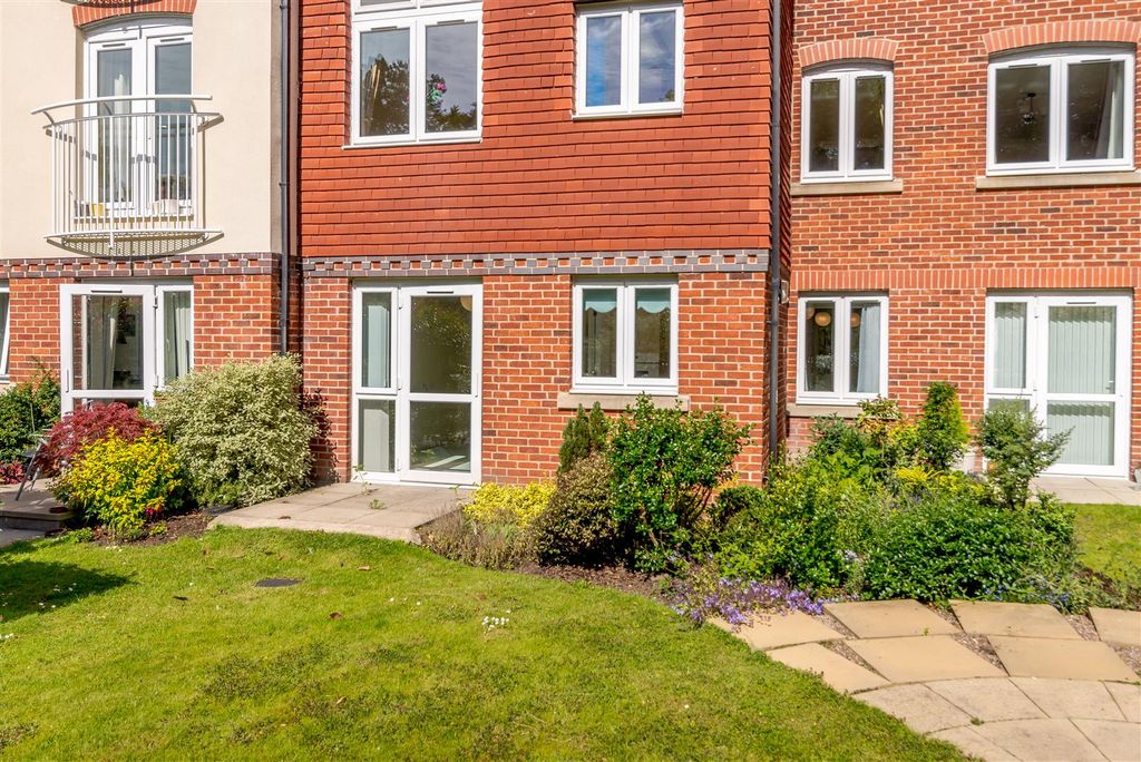 Property photo 3 of 25 8508942-Exterior02.Jpg