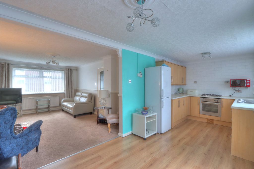 Property photo 2 of 9 Picture No. 10