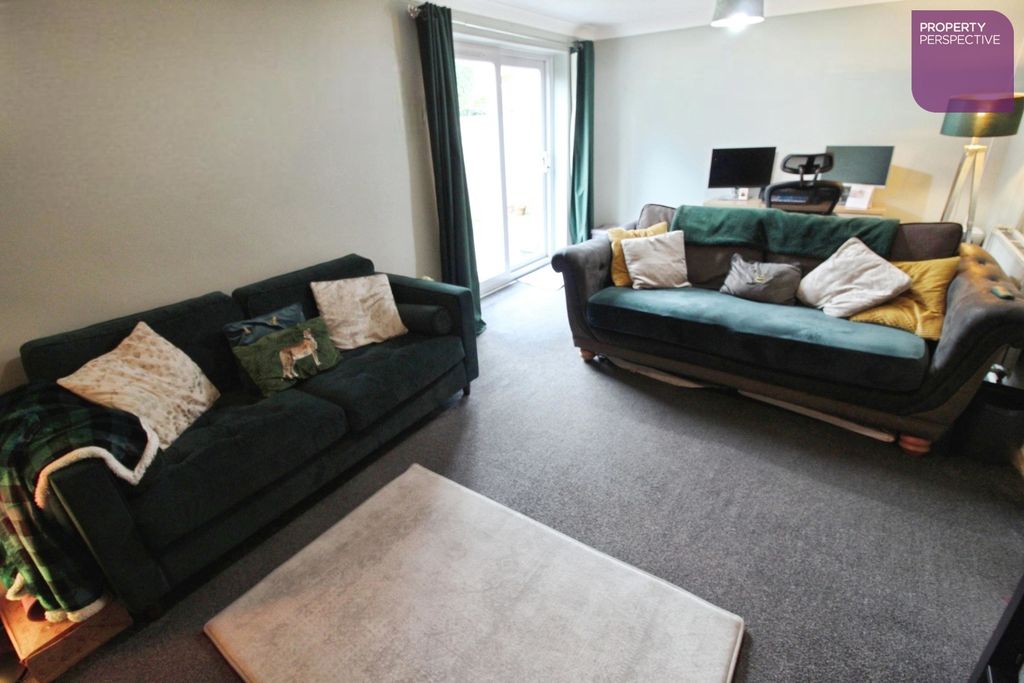 Property photo 2 of 14 Lounge