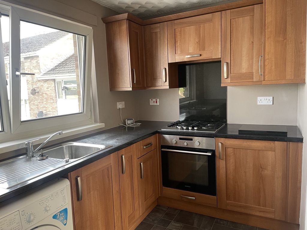 Property photo 3 of 7 Kitchen
