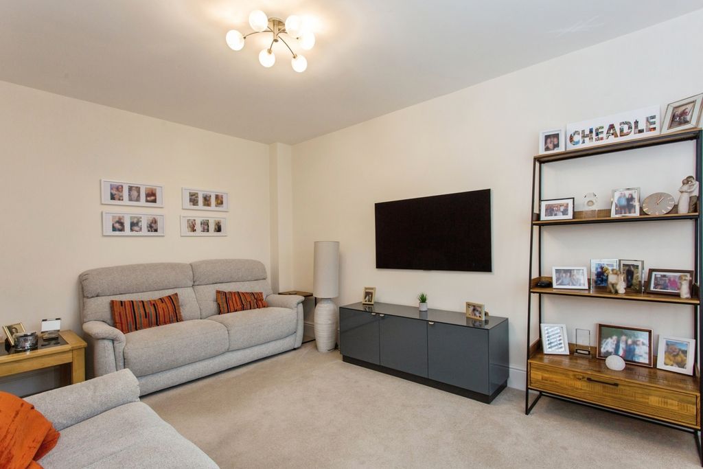 Property photo 3 of 20 Pbox-Img.Jpg