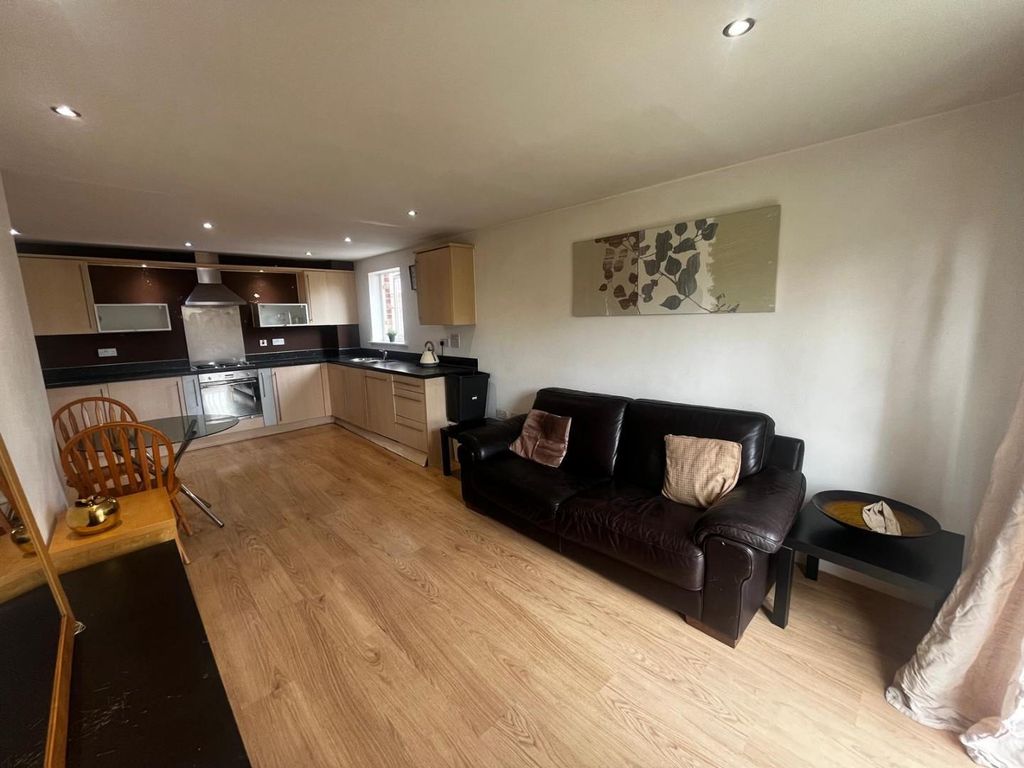 Property photo 1 of 11 Lounge