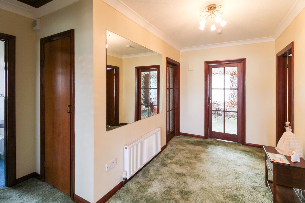 Property photo 3 of 19 Hallway