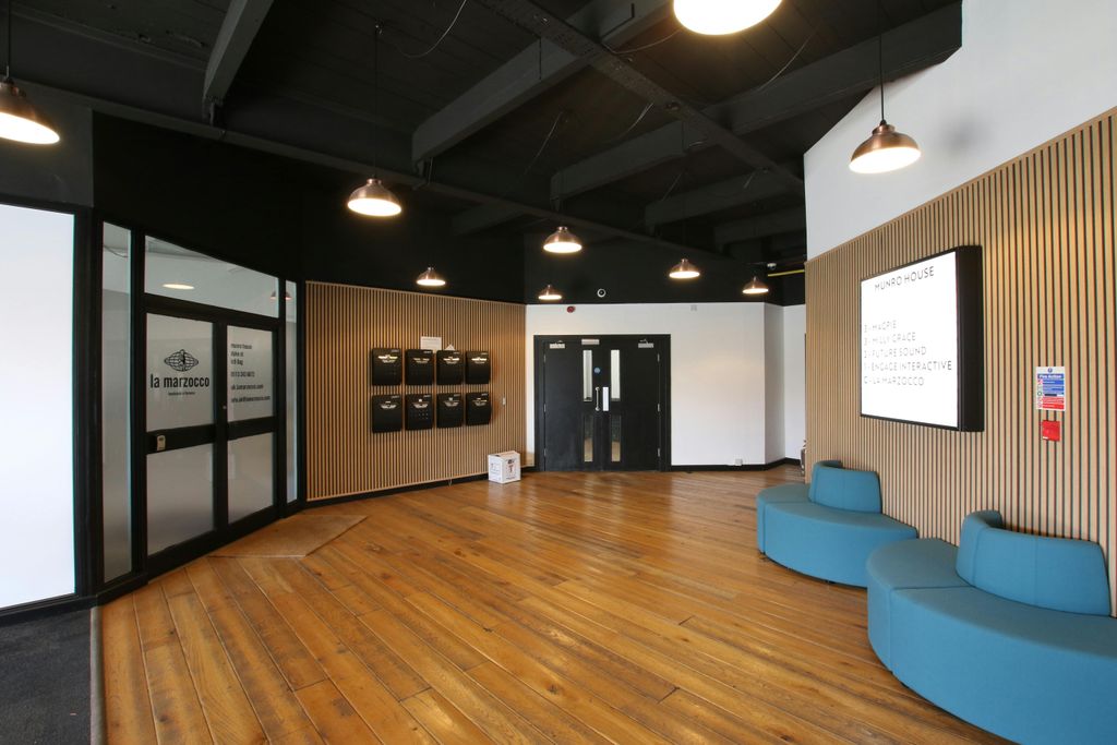 Property photo 3 of 14 L7D_9962.Jpg