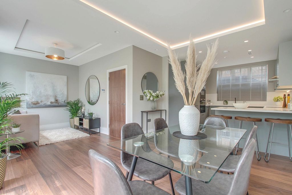 Property photo 2 of 21