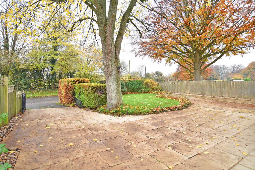 Property photo 3 of 16