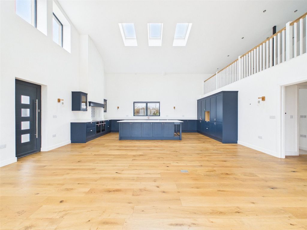 Property photo 2 of 17 Picture No. 03