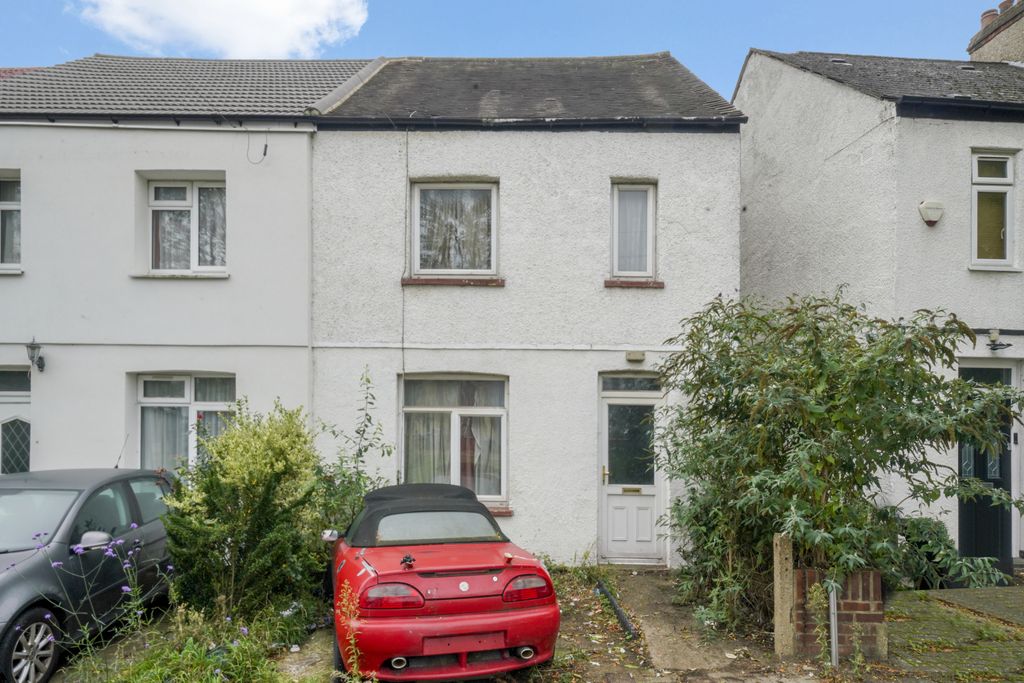 Property photo 1 of 15 3 Bed Semi Detached Property For Sale