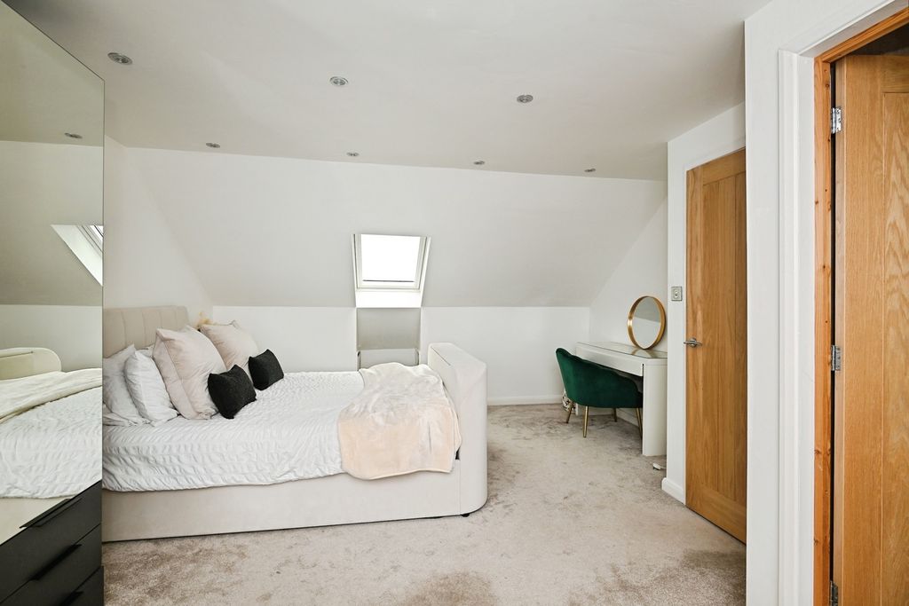 Property photo 3 of 19 Pbox-Img.Jpg