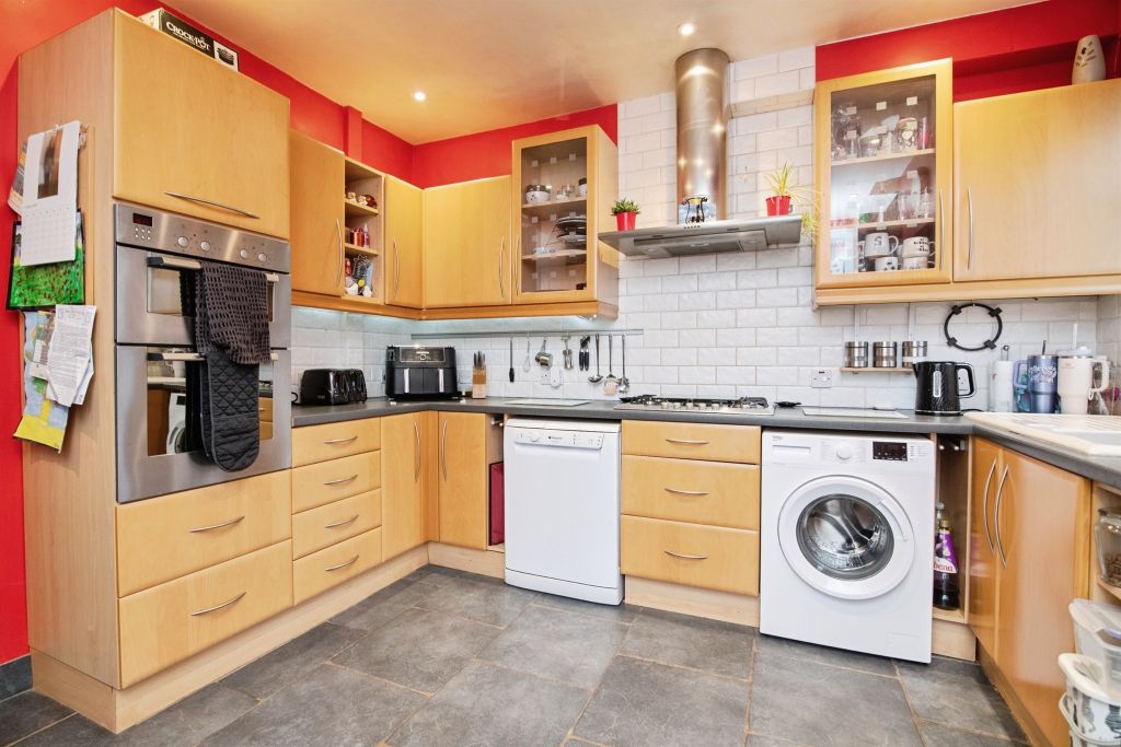 Property photo 2 of 16