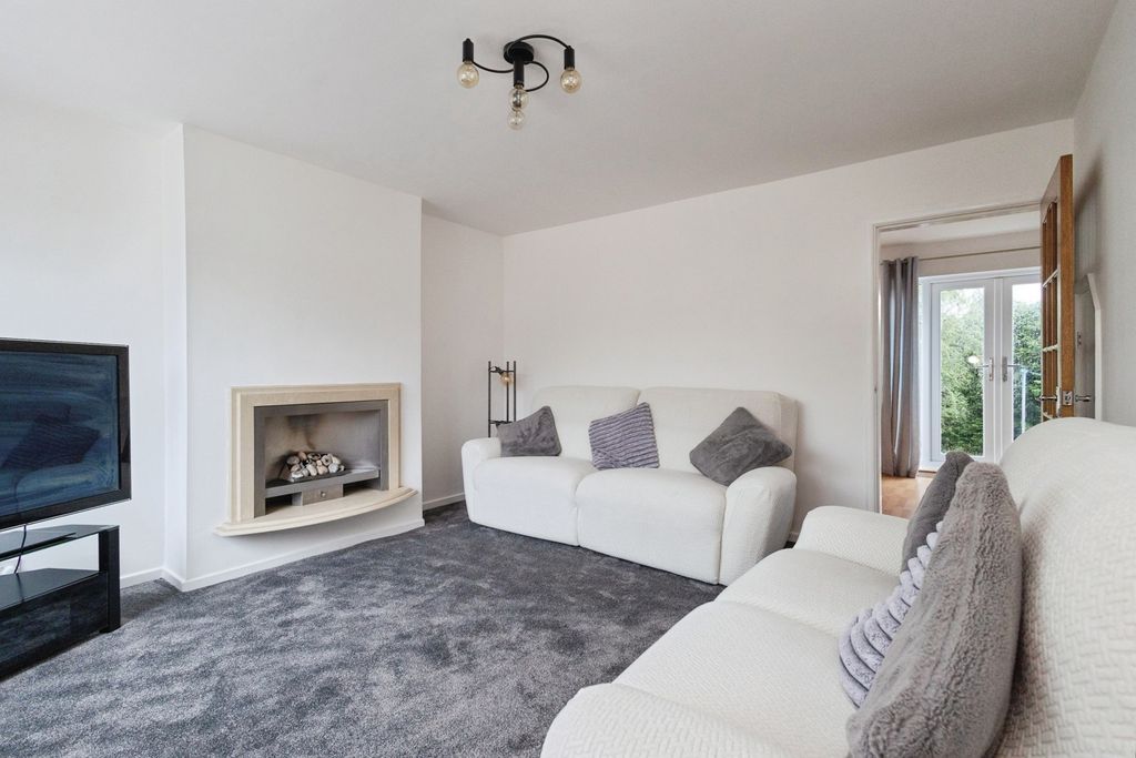 Property photo 3 of 36 Pbox-Img.Jpg