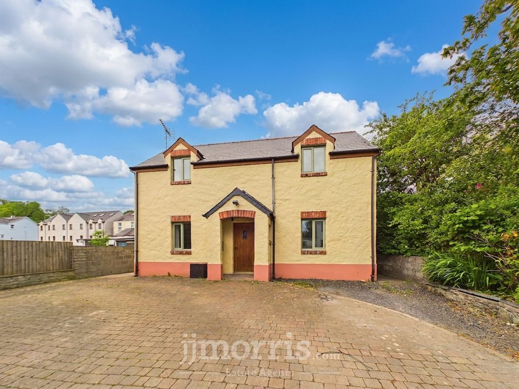 Property photo 1 of 28