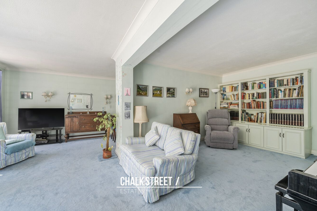 Property photo 3 of 40