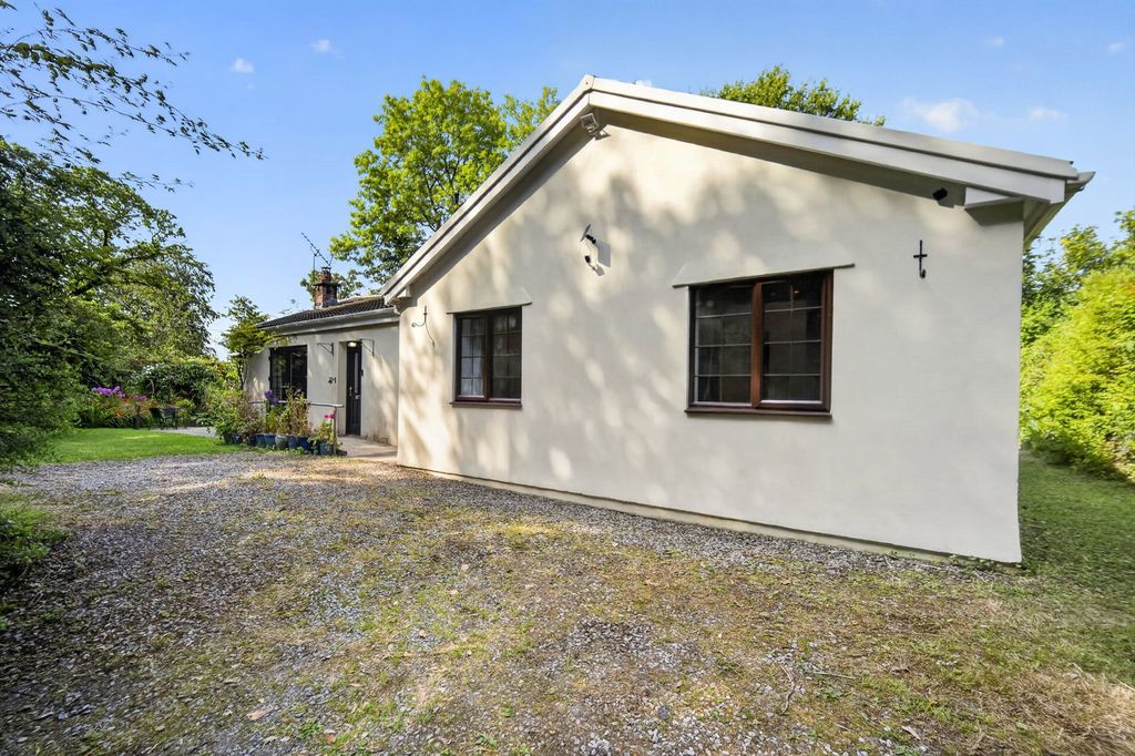 Property photo 2 of 46