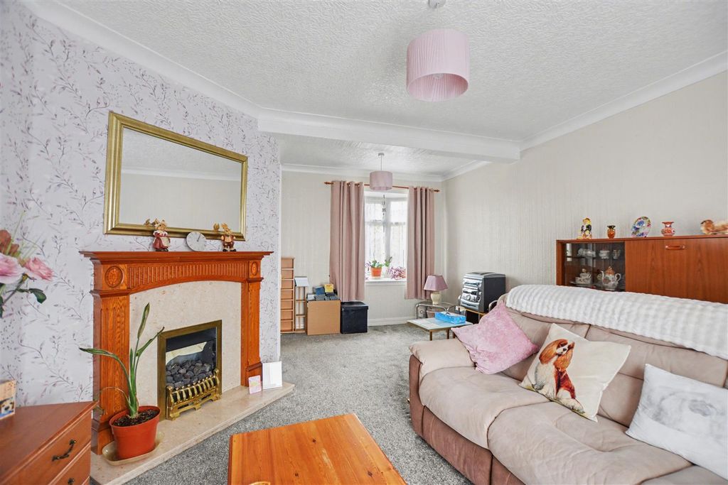 Property photo 2 of 16 Lounge_3.Jpeg