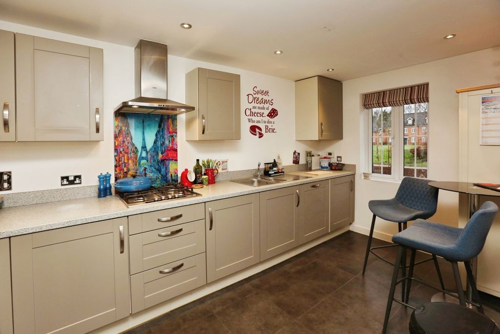 Property photo 2 of 17 Pbox-Img.Jpg