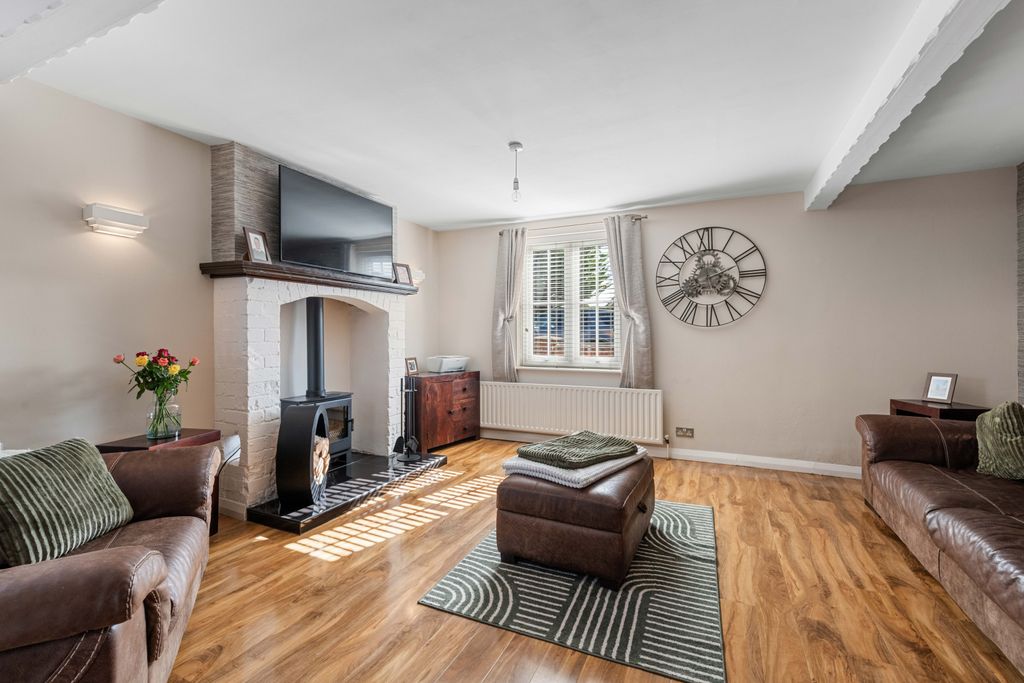 Property photo 3 of 39