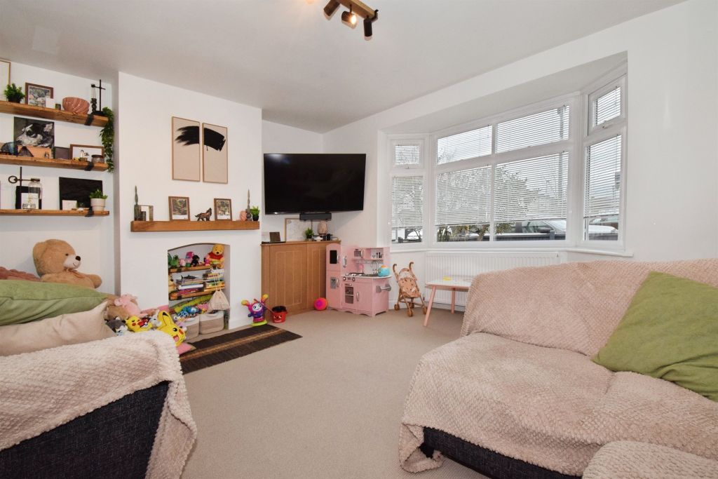 Property photo 3 of 28