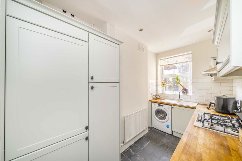 Property photo 3 of 5