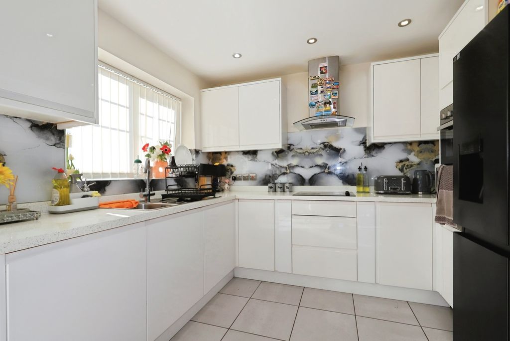 Property photo 2 of 20 Pbox-Img.Jpg