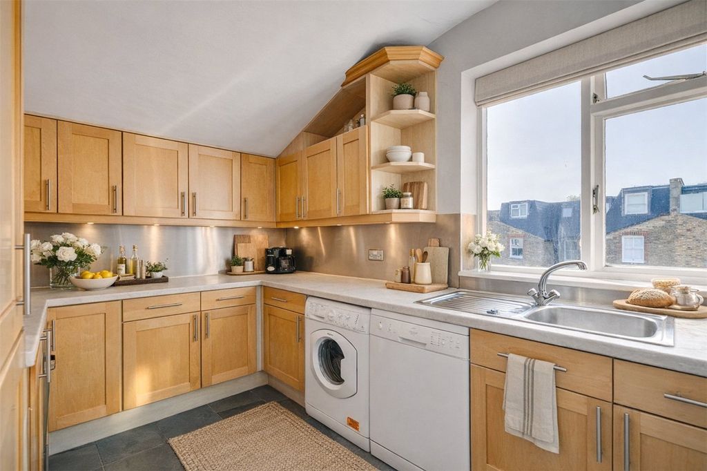 Property photo 3 of 8 Picture No. 23