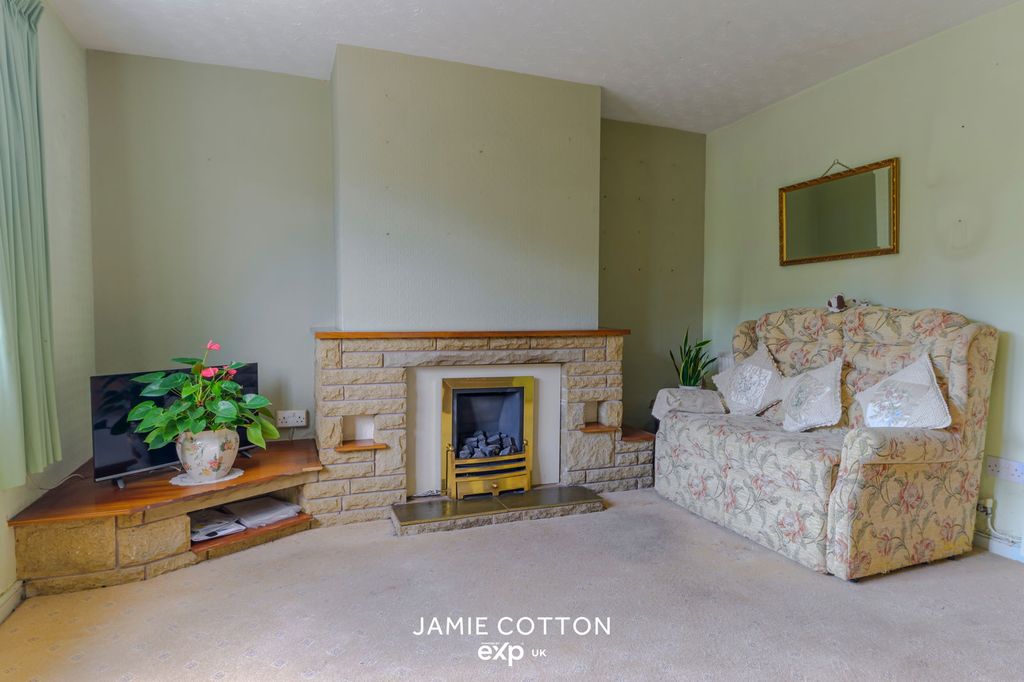 Property photo 3 of 23