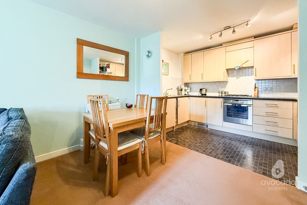 Property photo 2 of 15 4381953